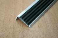 Порог-угол АЛ-990 1,0м алюминиевый металлик ( с резиновой вставкой)(10шт)